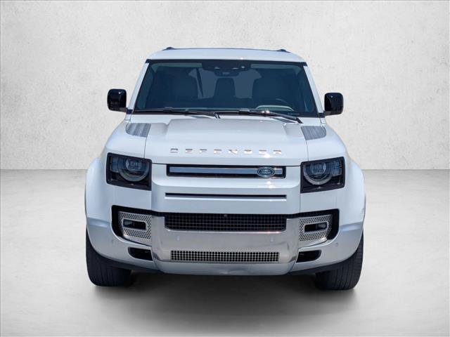 Used 2023 Land Rover Defender 130 SE AWD/4WD image 2