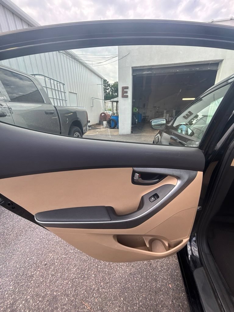 Used 2013 Hyundai Elantra GLS FWD image 16