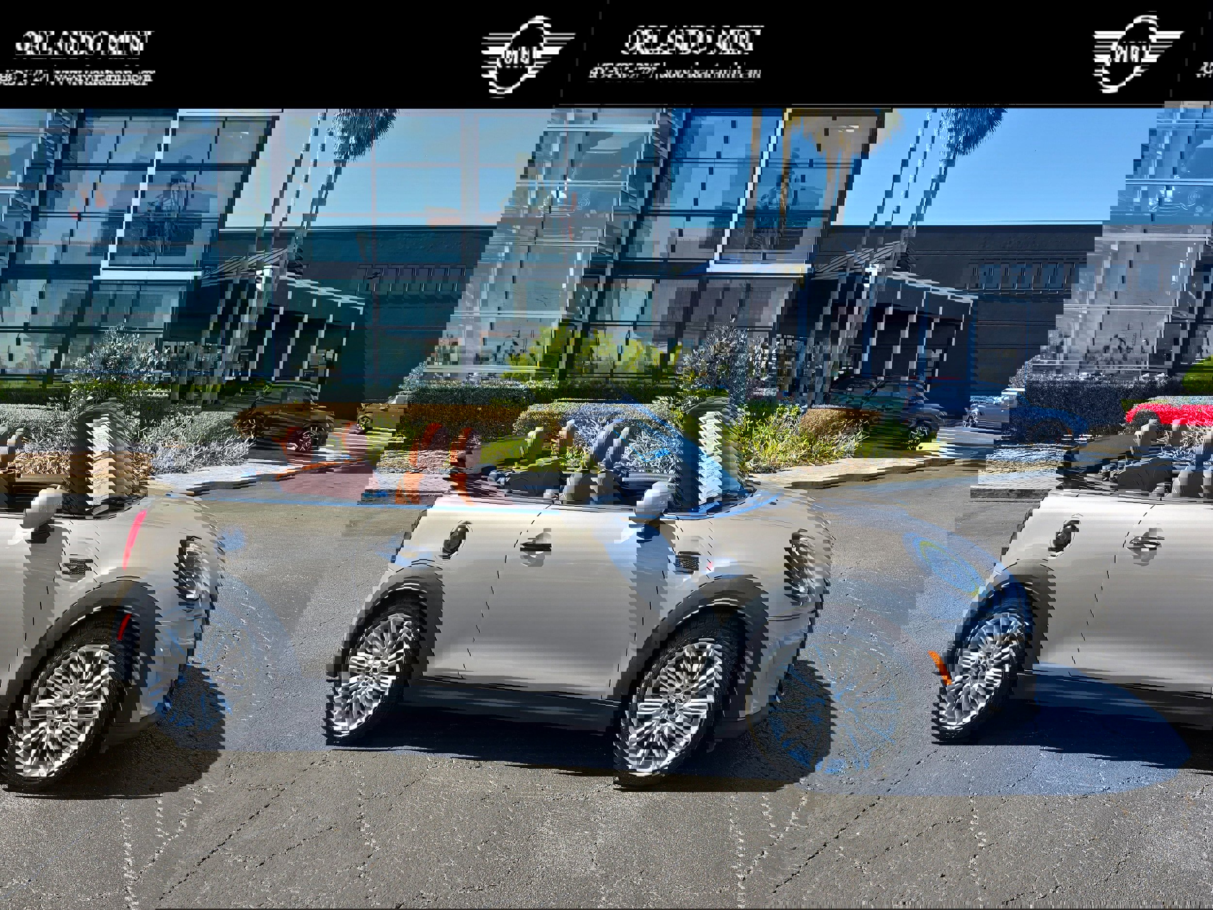 Used 2023 MINI Cooper S w/ Signature Upholstery Package image 1