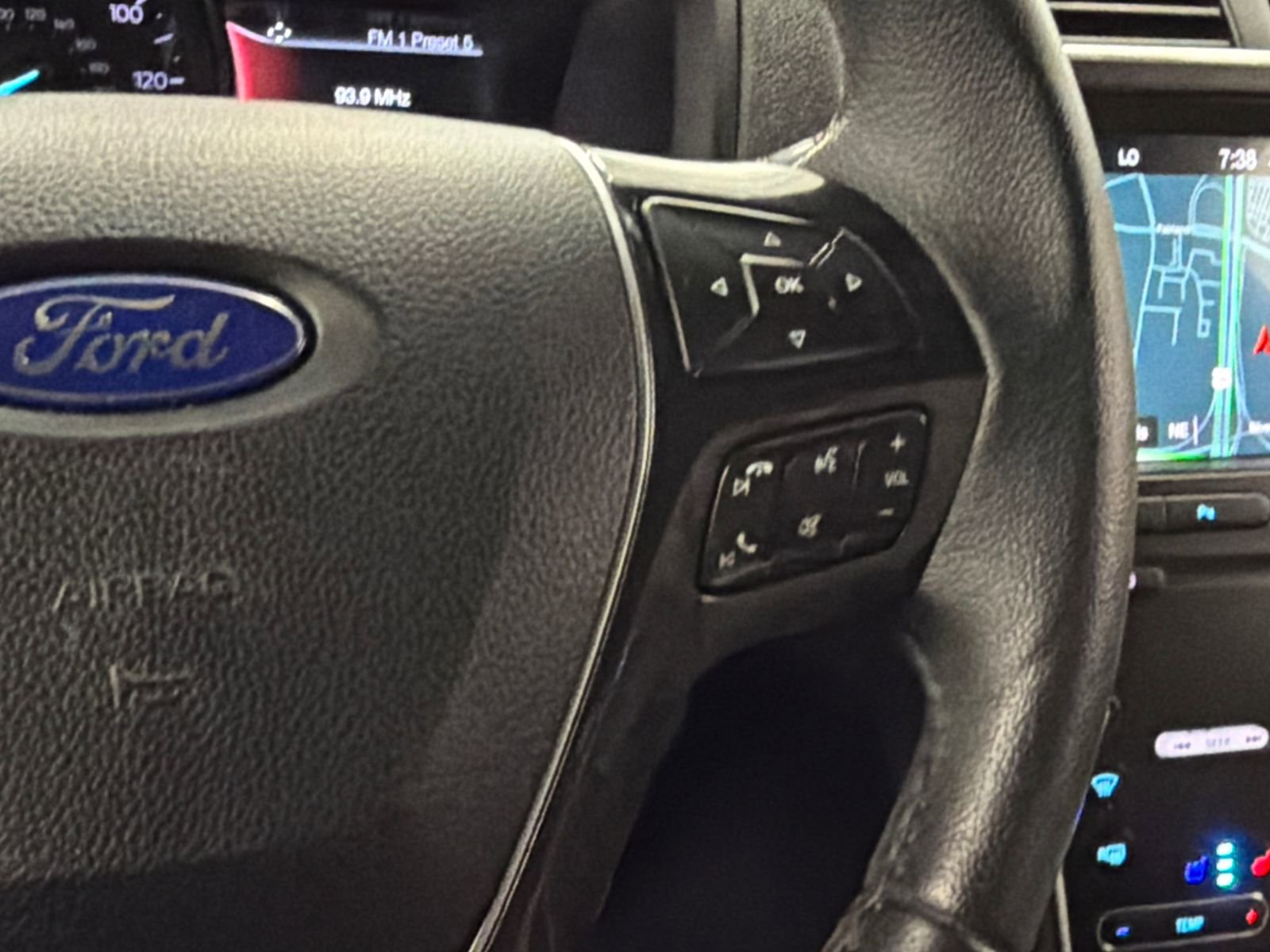 Used 2019 Ford Explorer Limited w/ Class III Trailer Tow Package FWD image 24