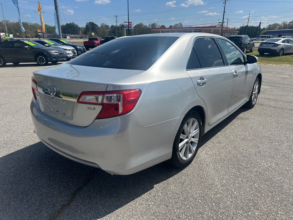 Used 2013 Toyota Camry XLE w/ Preferred Accessory Pkg FWD image 5