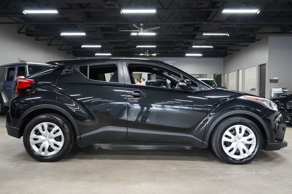 Used 2019 Toyota C-HR LE FWD image 6