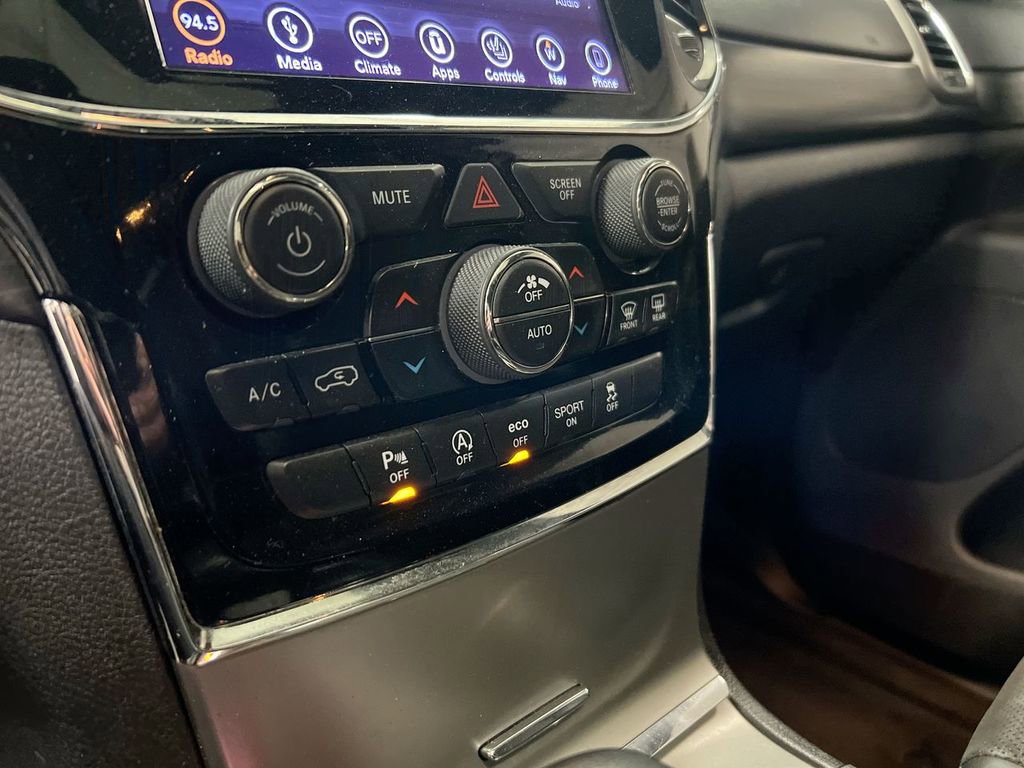 Used 2019 Jeep Grand Cherokee Altitude AWD/4WD image 16