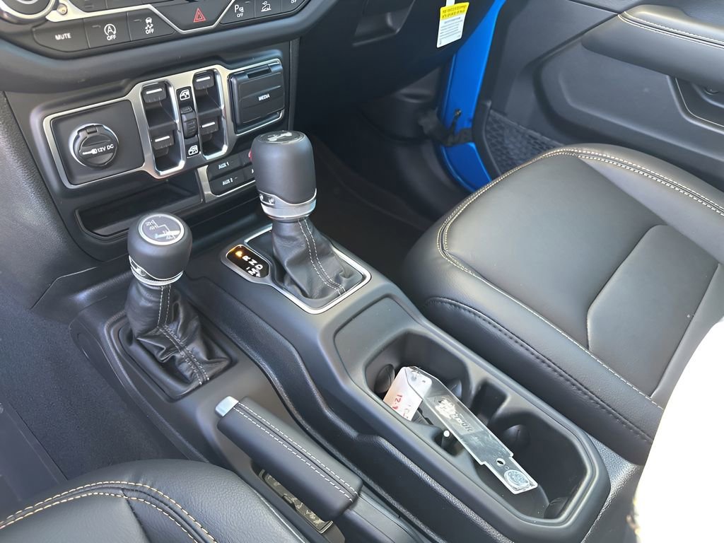 New 2026 Jeep Wrangler Unlimited Sahara AWD/4WD image 43