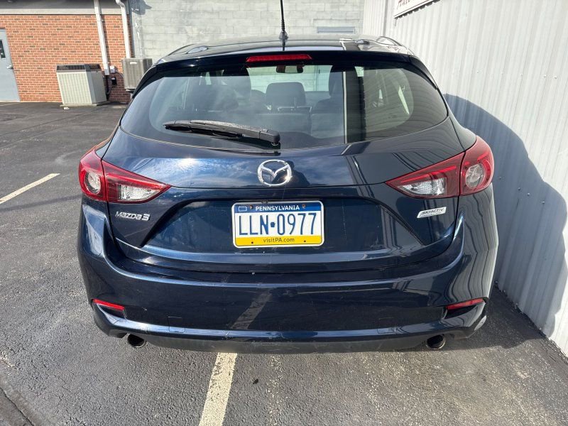Used 2018 MAZDA MAZDA3 Touring image 9