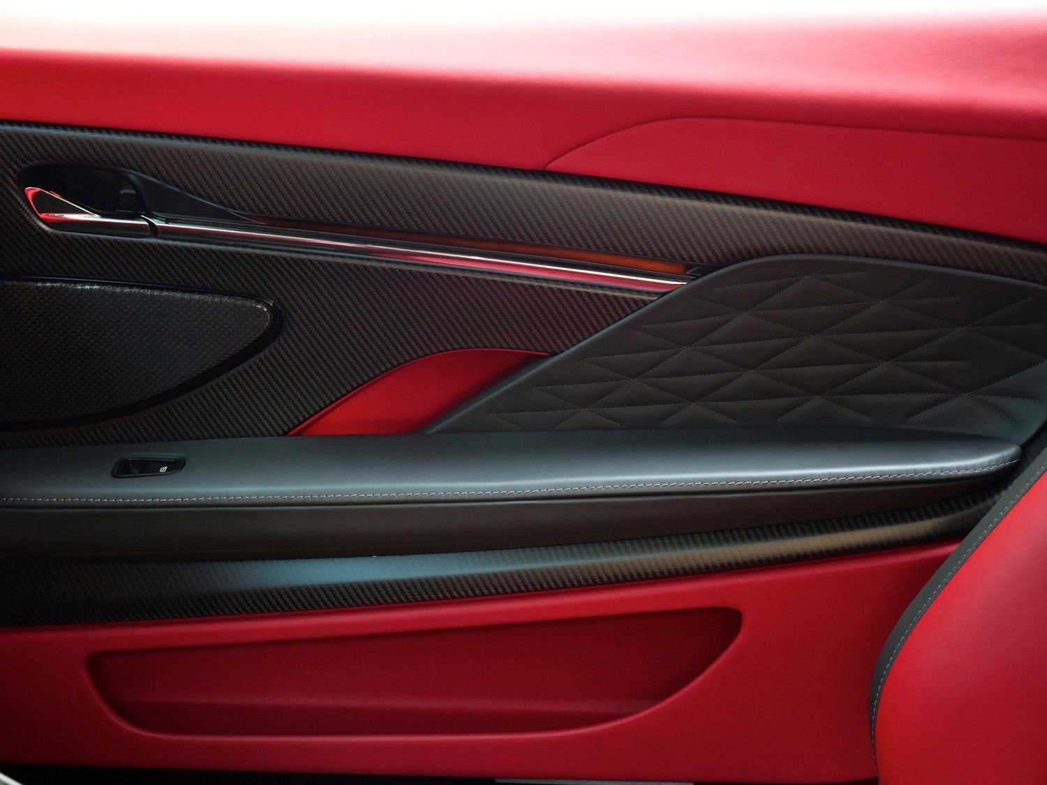 Used 2024 Aston Martin DB12 Coupe RWD image 23