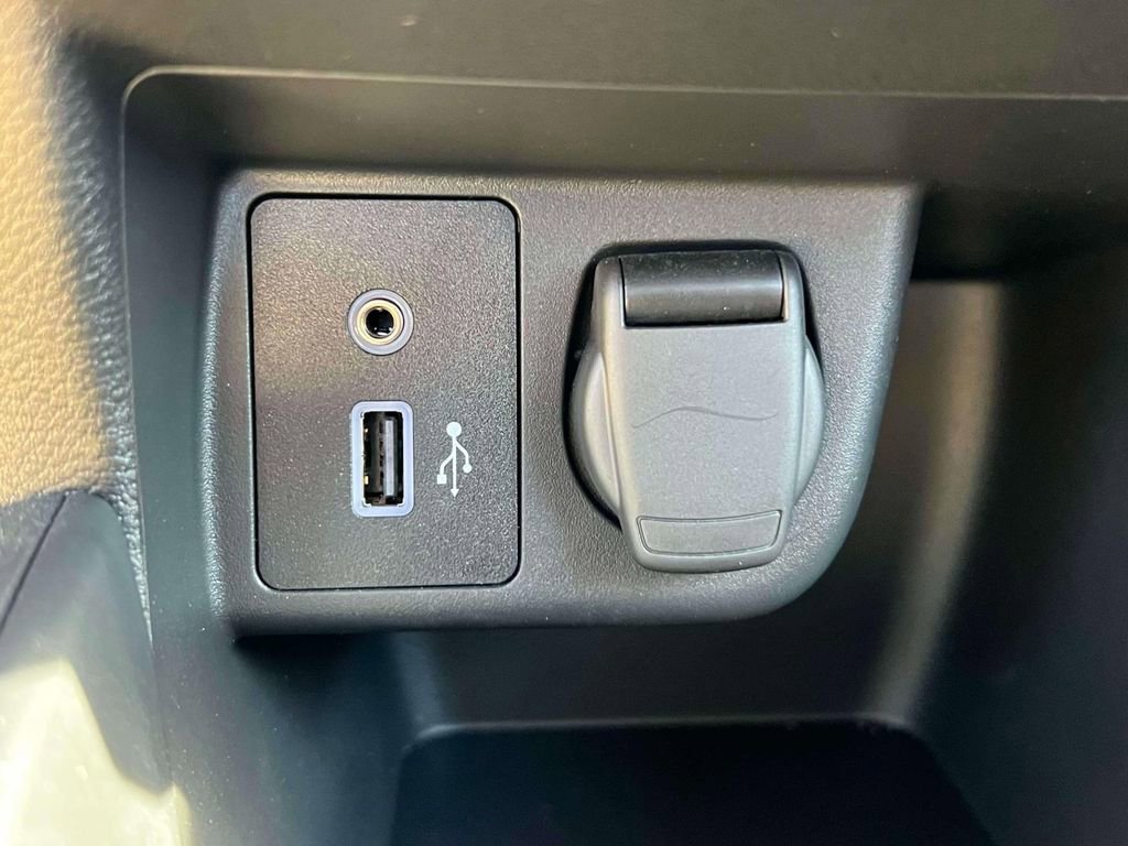 Used 2025 Nissan Versa S image 29