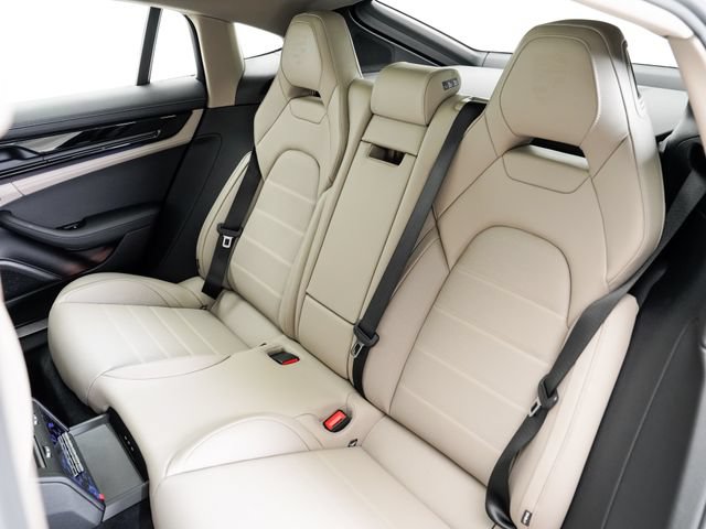 Certified 2025 Porsche Panamera 4 E-Hybrid AWD/4WD image 26