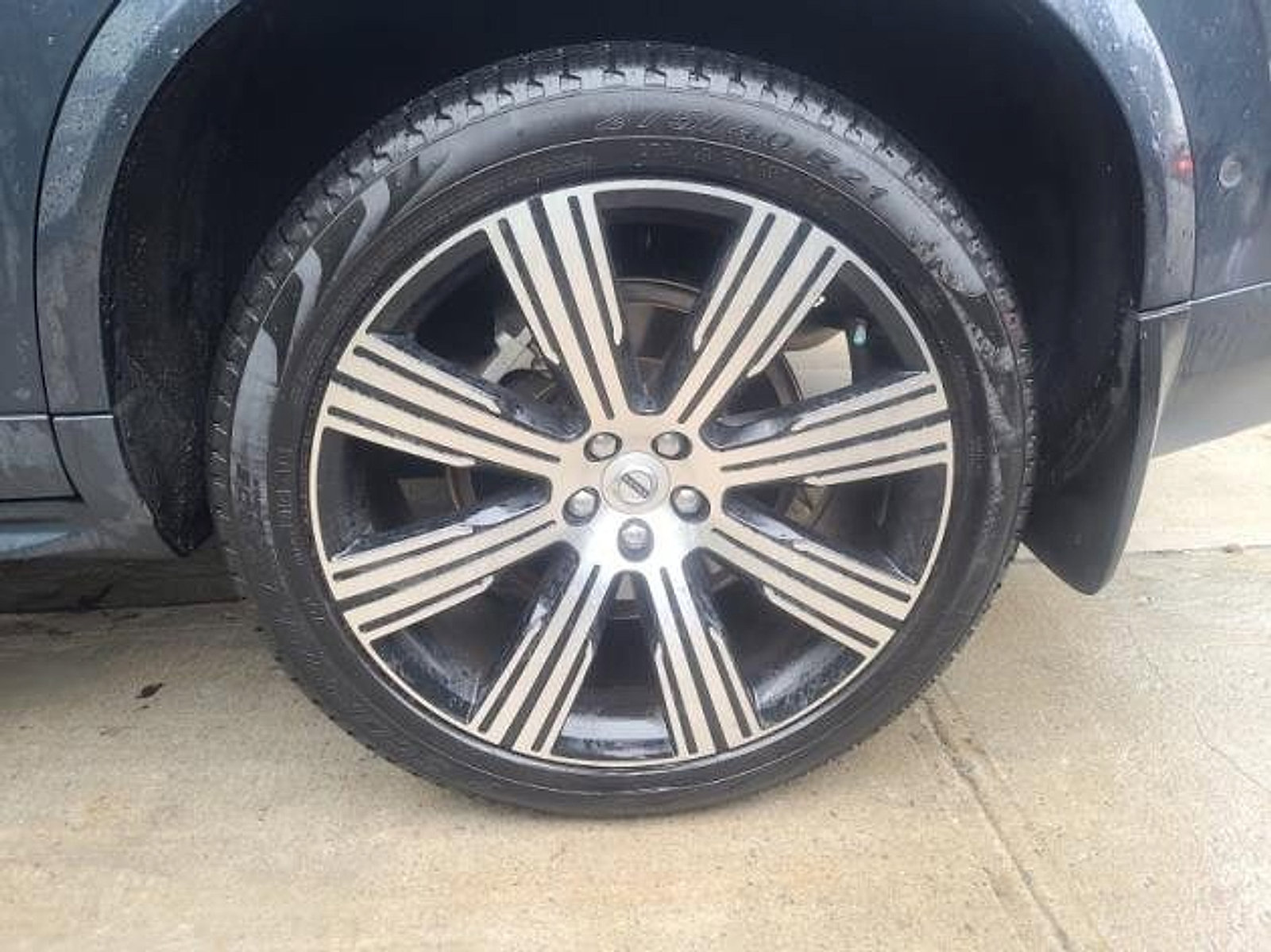 Certified 2024 Volvo XC90 B6 Plus w/ Protection Package image 22