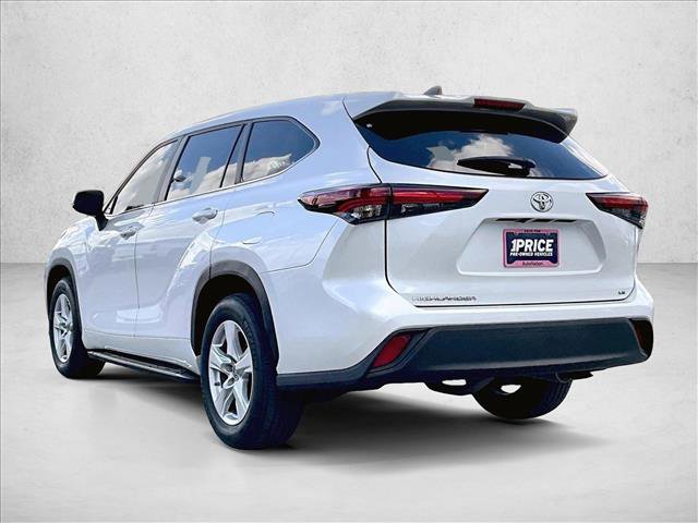 Used 2024 Toyota Highlander LE image 13