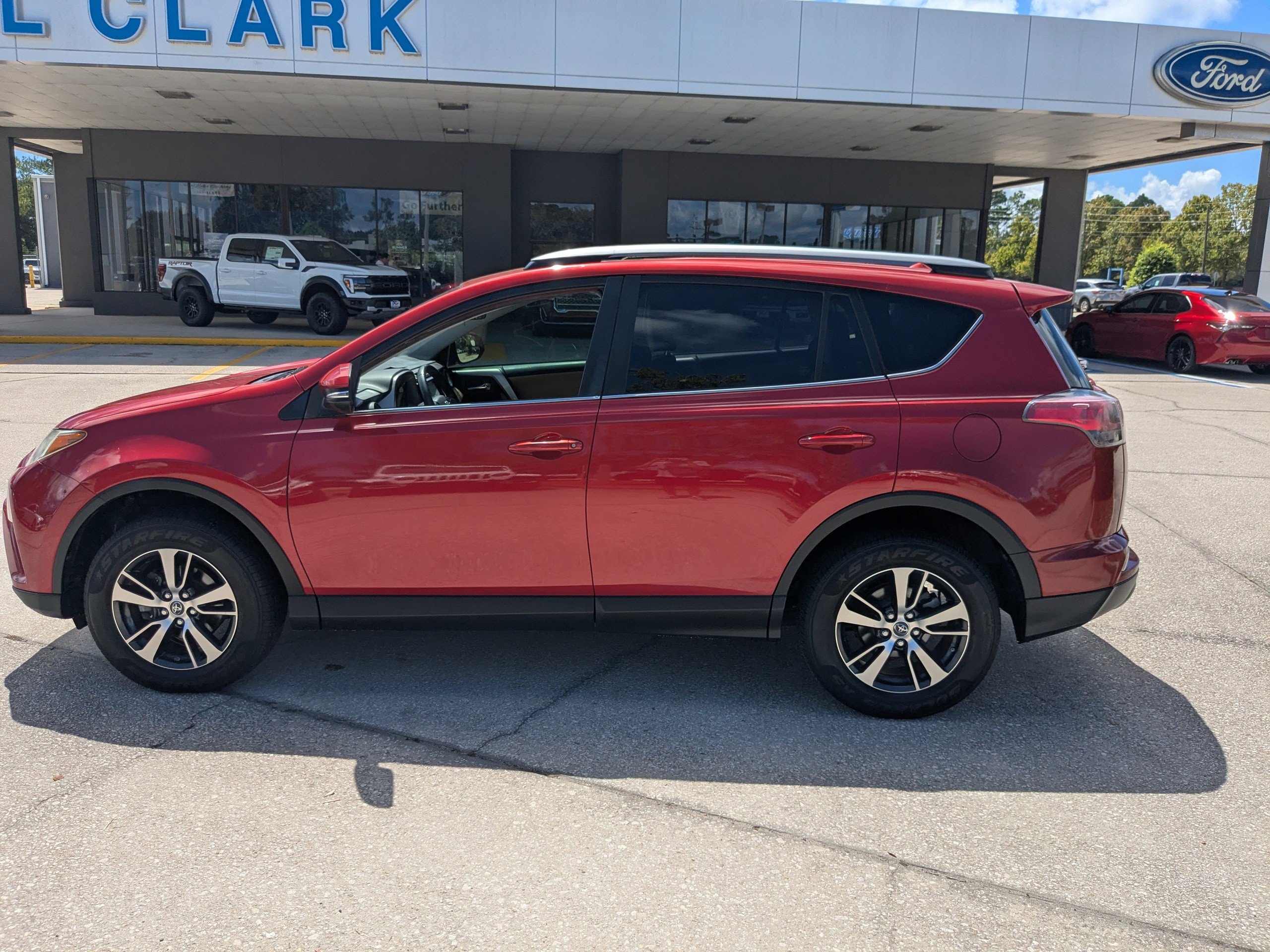 Used 2017 Toyota RAV4 XLE image 7
