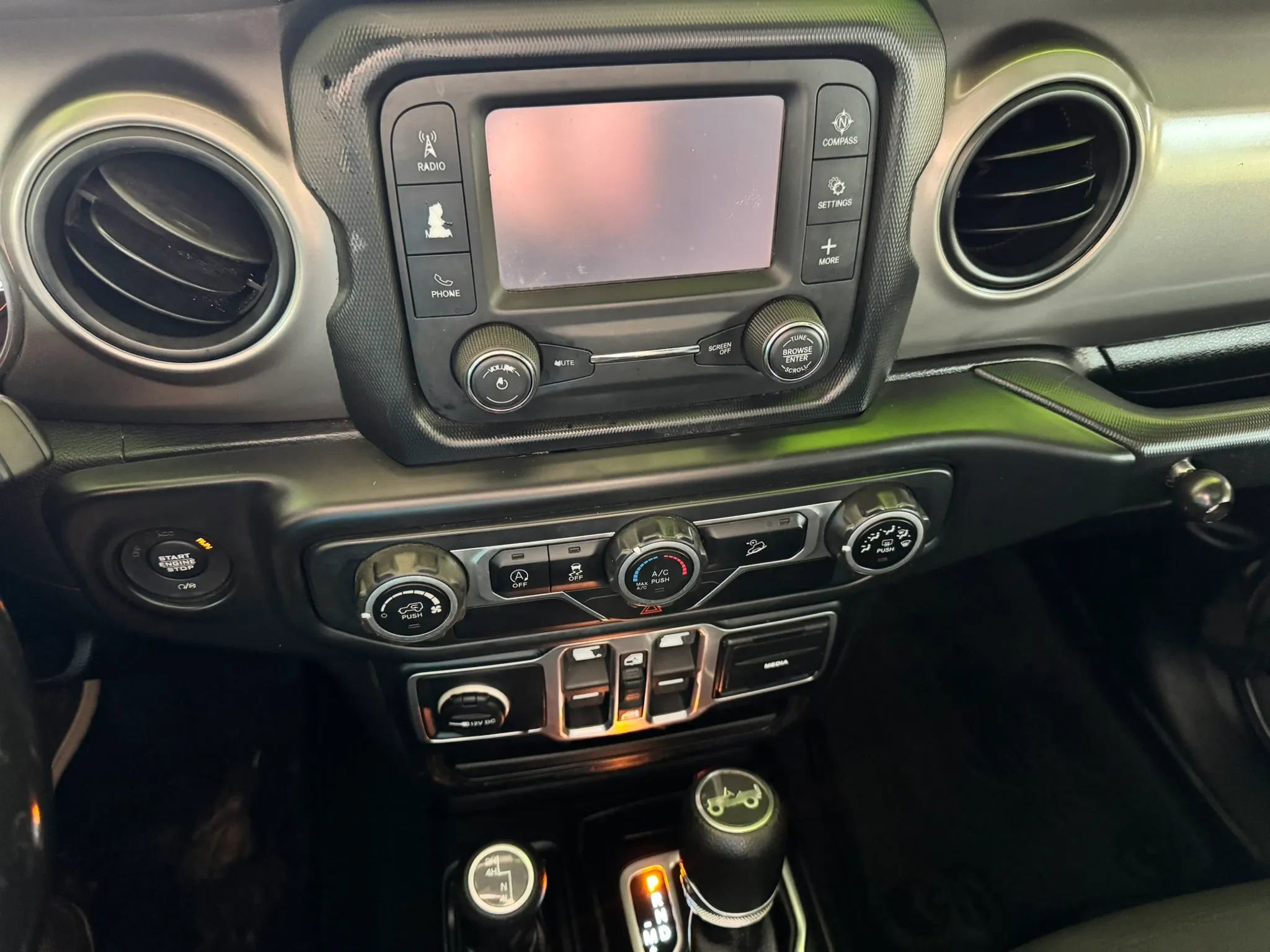 Used 2018 Jeep Wrangler Unlimited Sport S AWD/4WD image 15