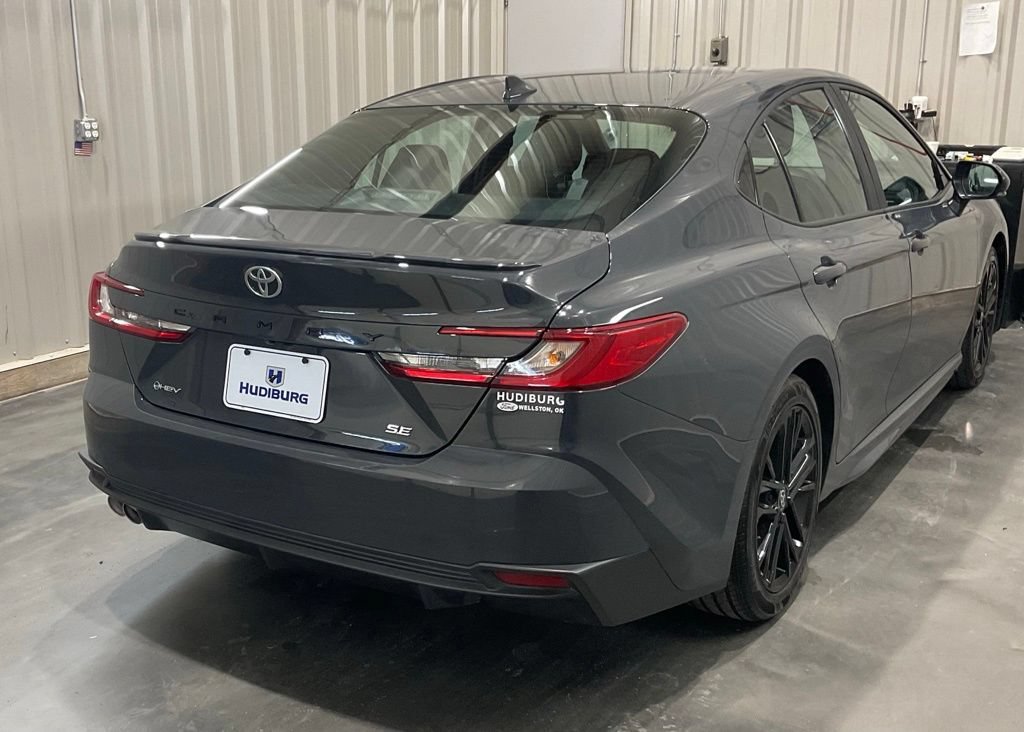 Used 2025 Toyota Camry SE FWD image 21