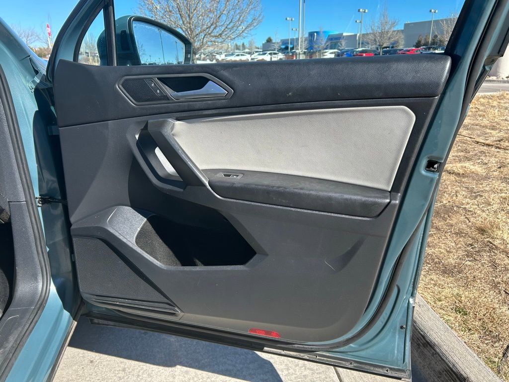 Used 2021 Volkswagen Tiguan SE image 17