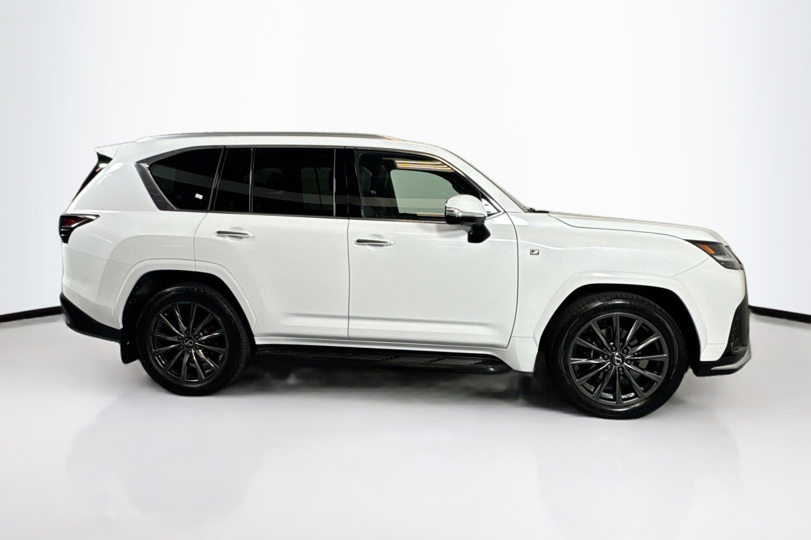 Used 2024 Lexus LX 600 F Sport AWD/4WD image 4