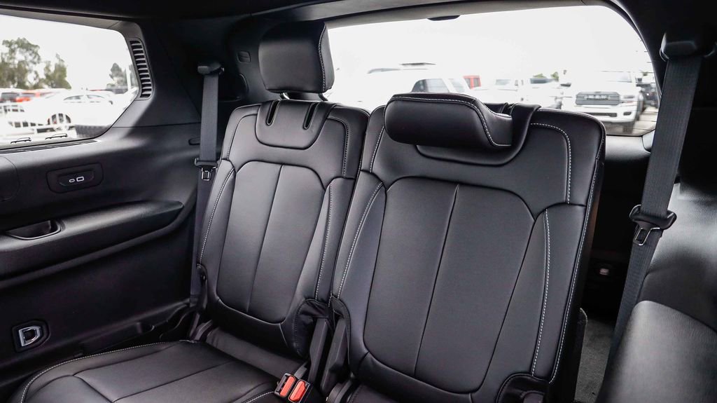 New 2025 Jeep Grand Cherokee L Limited w/ Black Appearance Package image 21