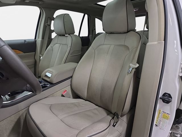 Used 2015 Lincoln MKX AWD w/ Equipment Group 102A image 14