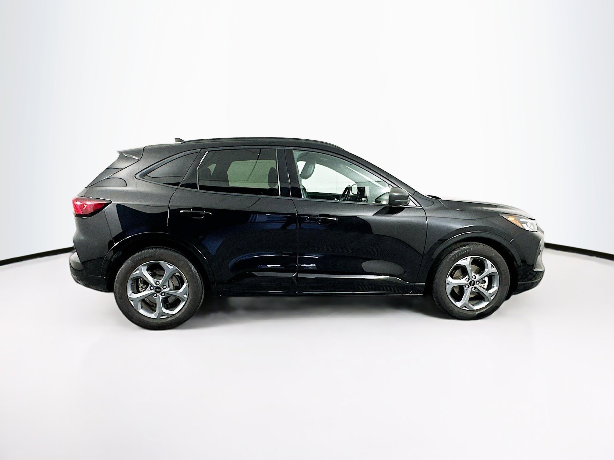 Used 2024 Ford Escape ST-Line image 10