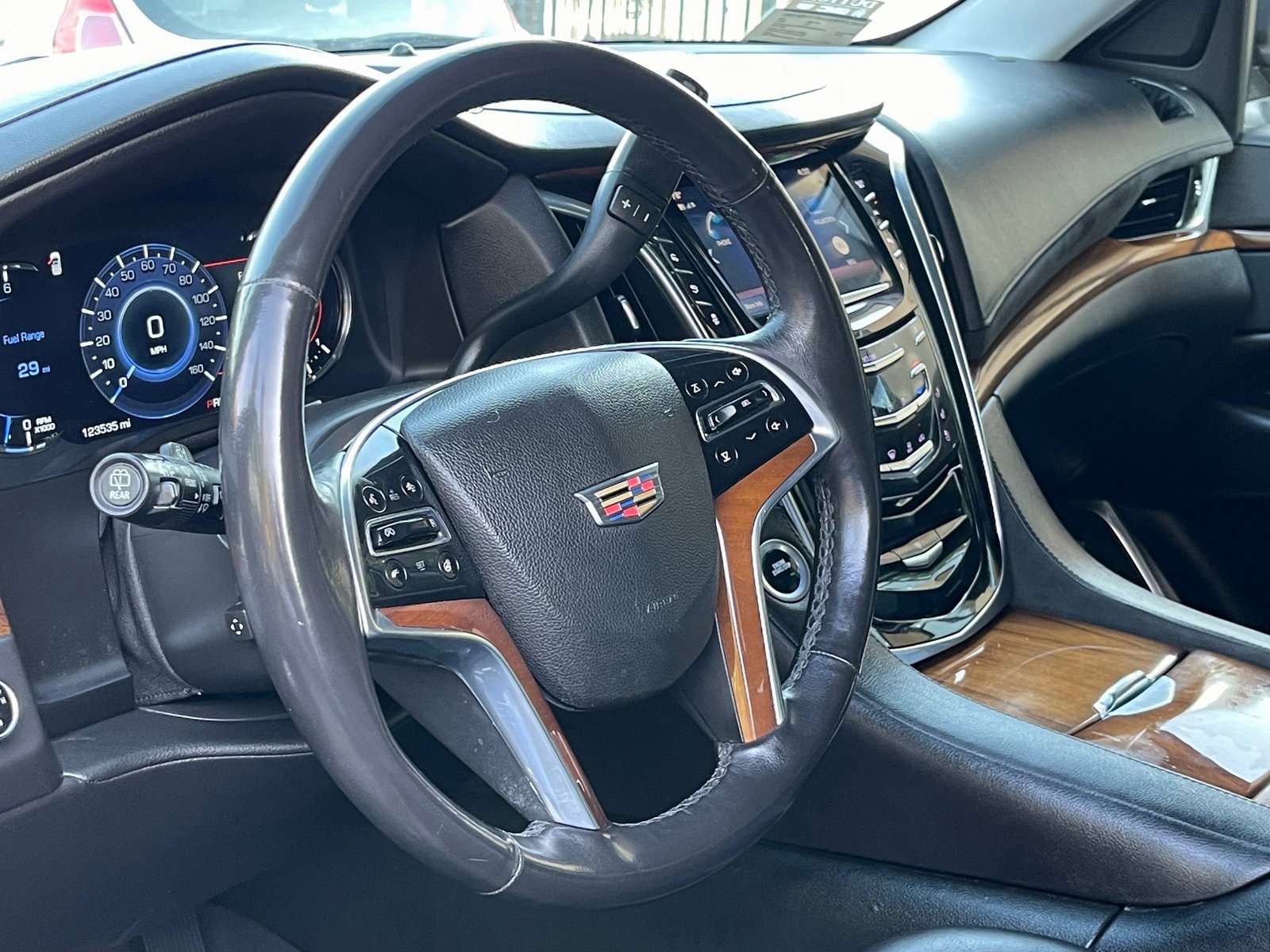 Used 2017 Cadillac Escalade ESV Premium Luxury image 11