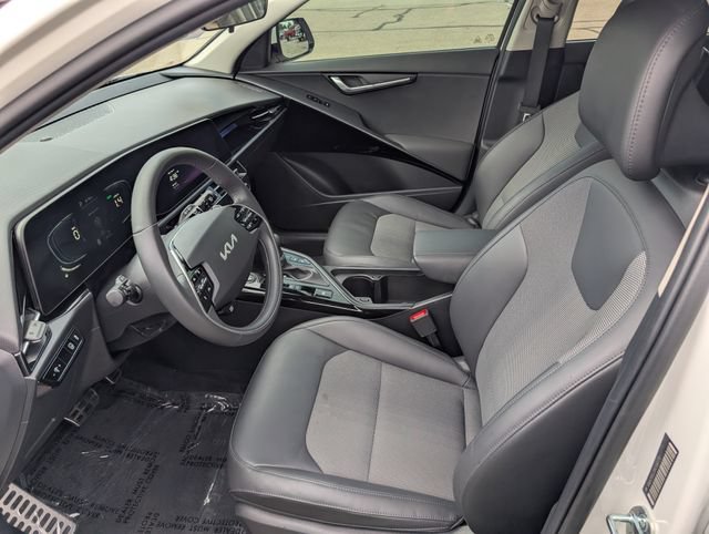 Used 2024 Kia Niro EX Touring FWD image 12