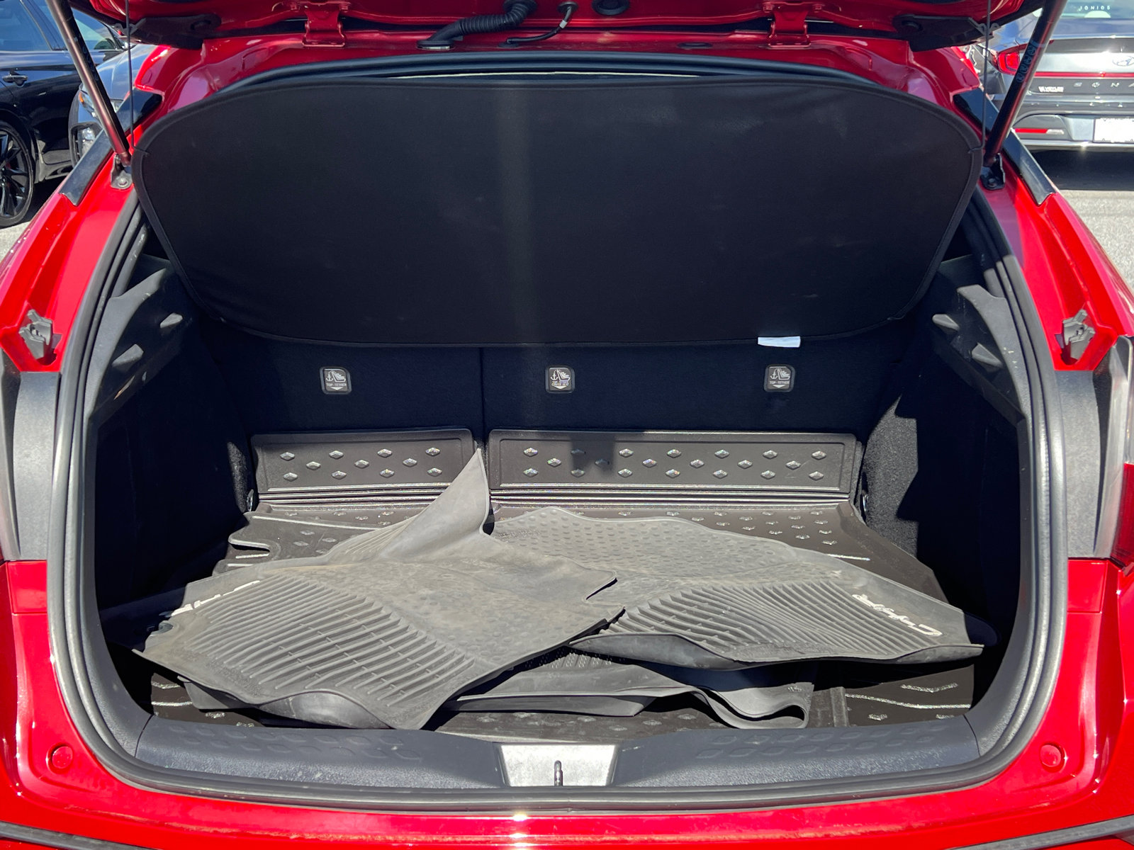 Used 2021 Toyota C-HR XLE FWD image 18