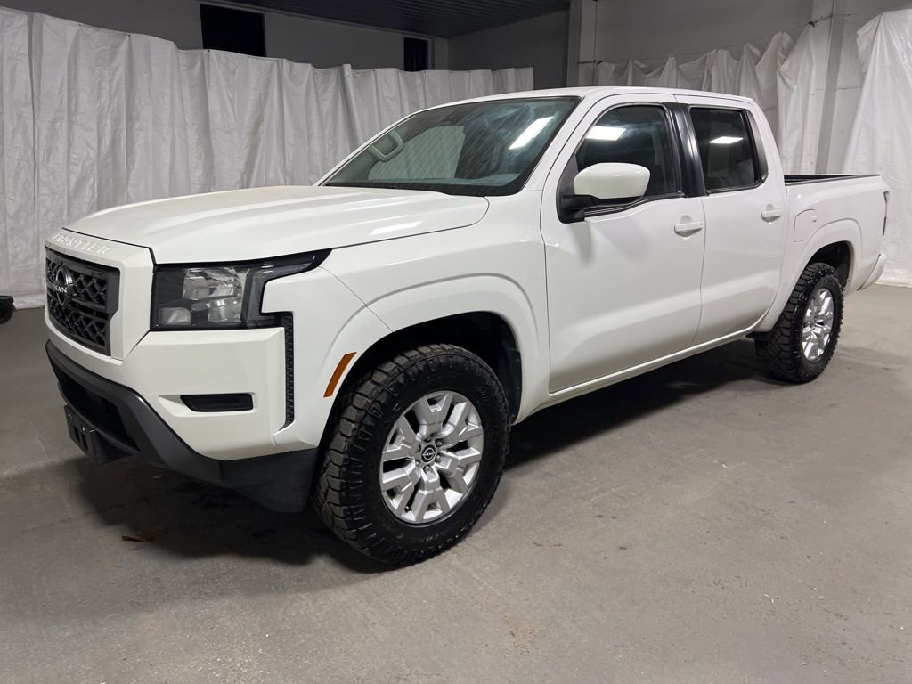Used 2022 Nissan Frontier SV image 3