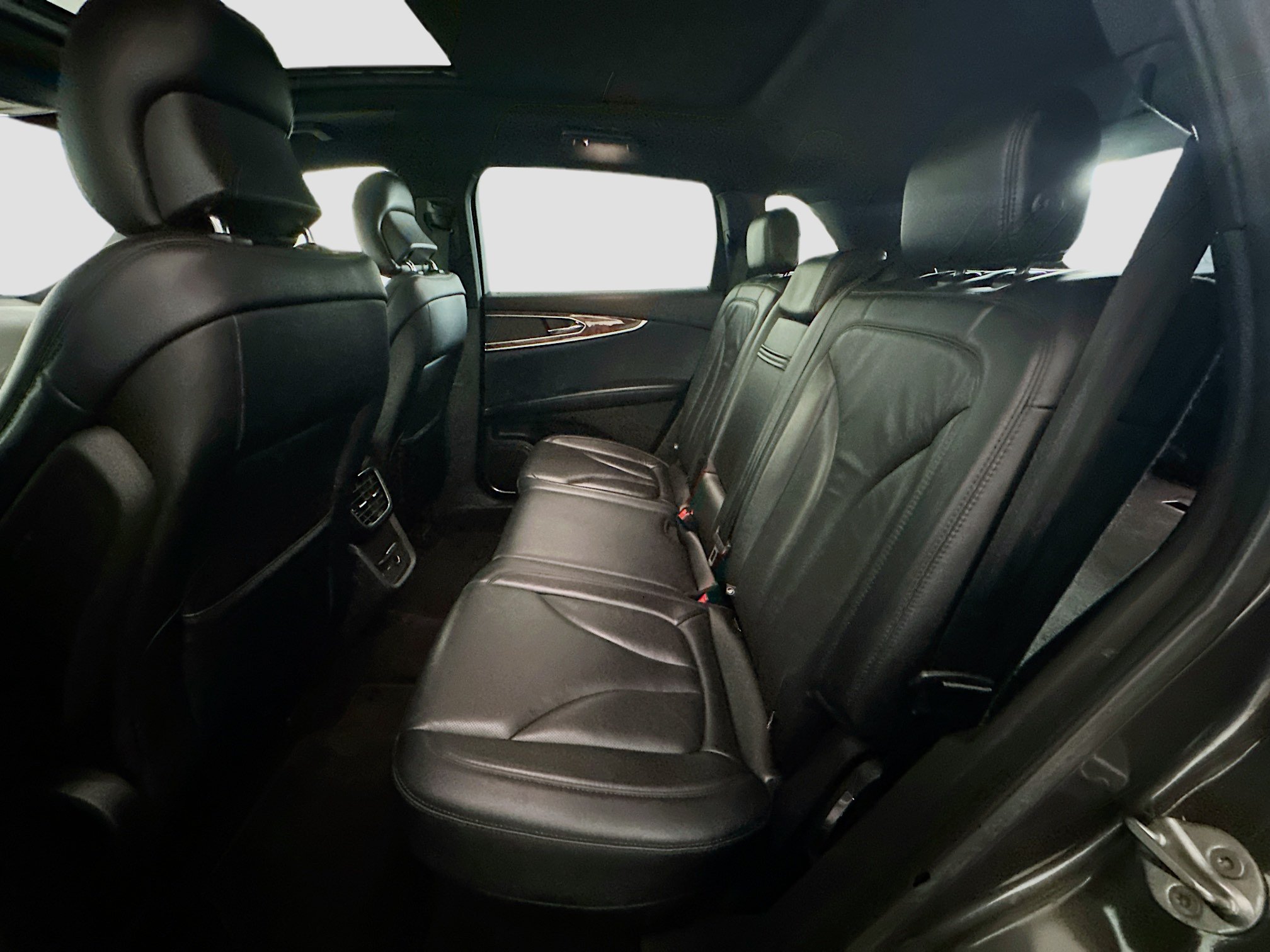 Used 2018 Lincoln MKX Reserve FWD image 30