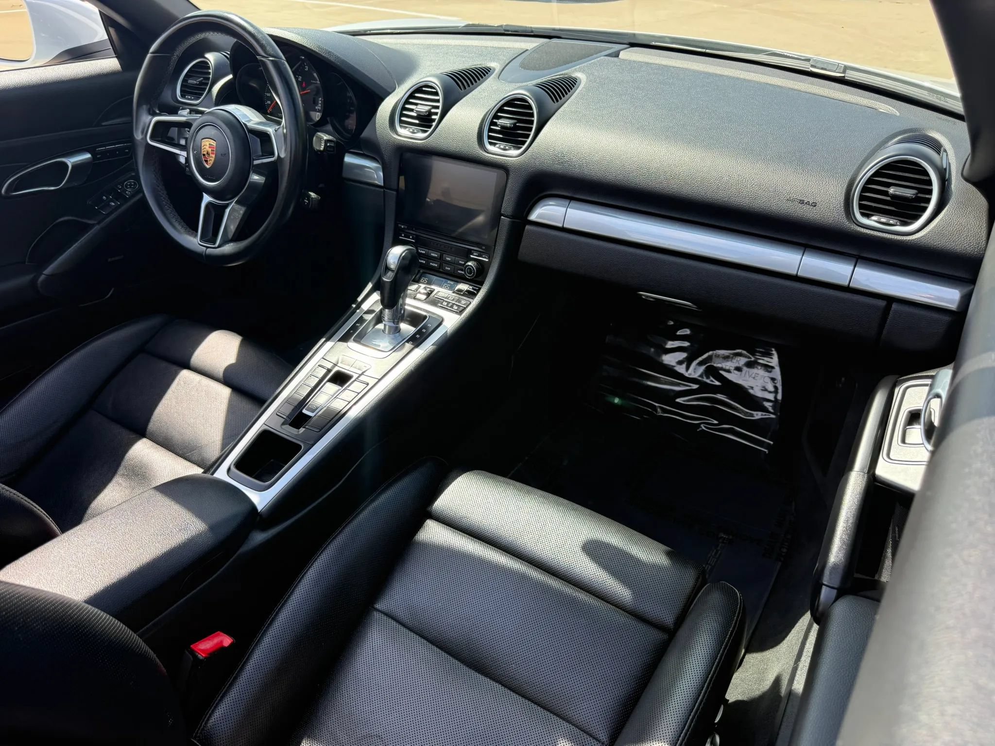 Used 2018 Porsche 718 Boxster RWD image 13