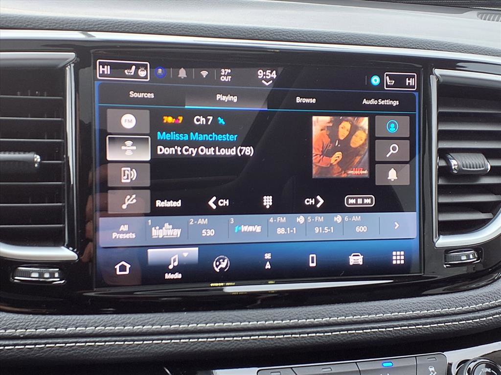 Used 2024 Chrysler Pacifica Limited image 9