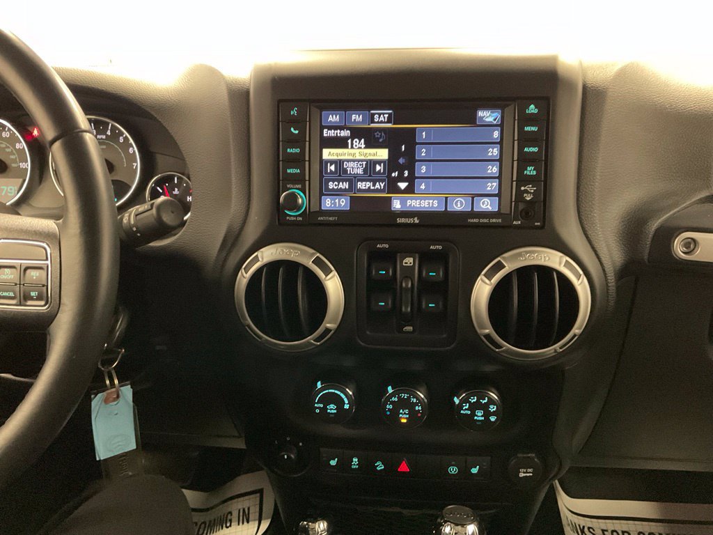 Used 2016 Jeep Wrangler Unlimited Sahara w/ Connectivity Group AWD/4WD image 24