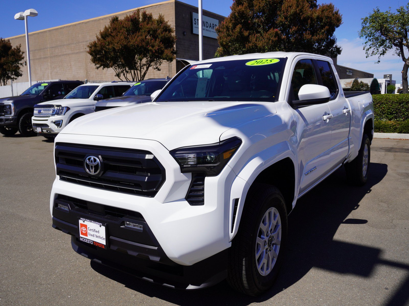 Used 2025 Toyota Tacoma SR5 AWD/4WD image 7