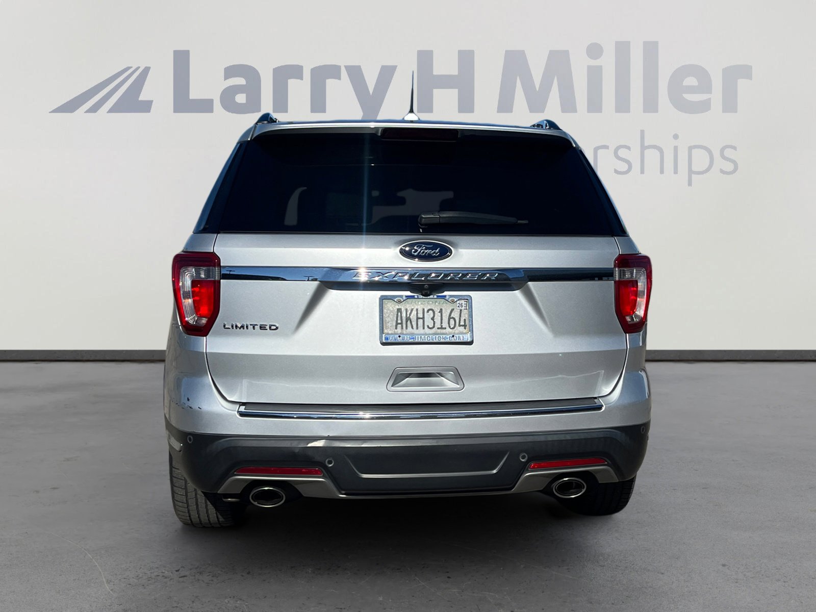 Used 2018 Ford Explorer Limited w/ Ford Safe & Smart Package image 4