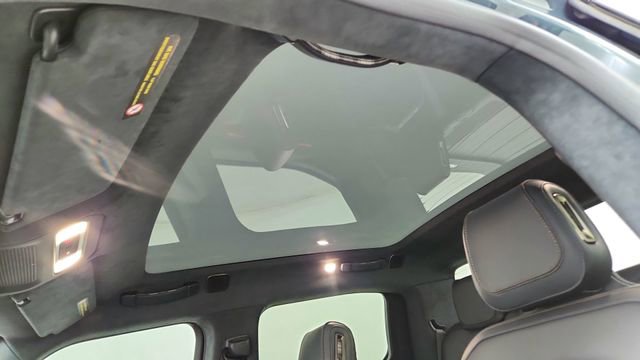 Used 2025 Rivian R1T Premium image 53