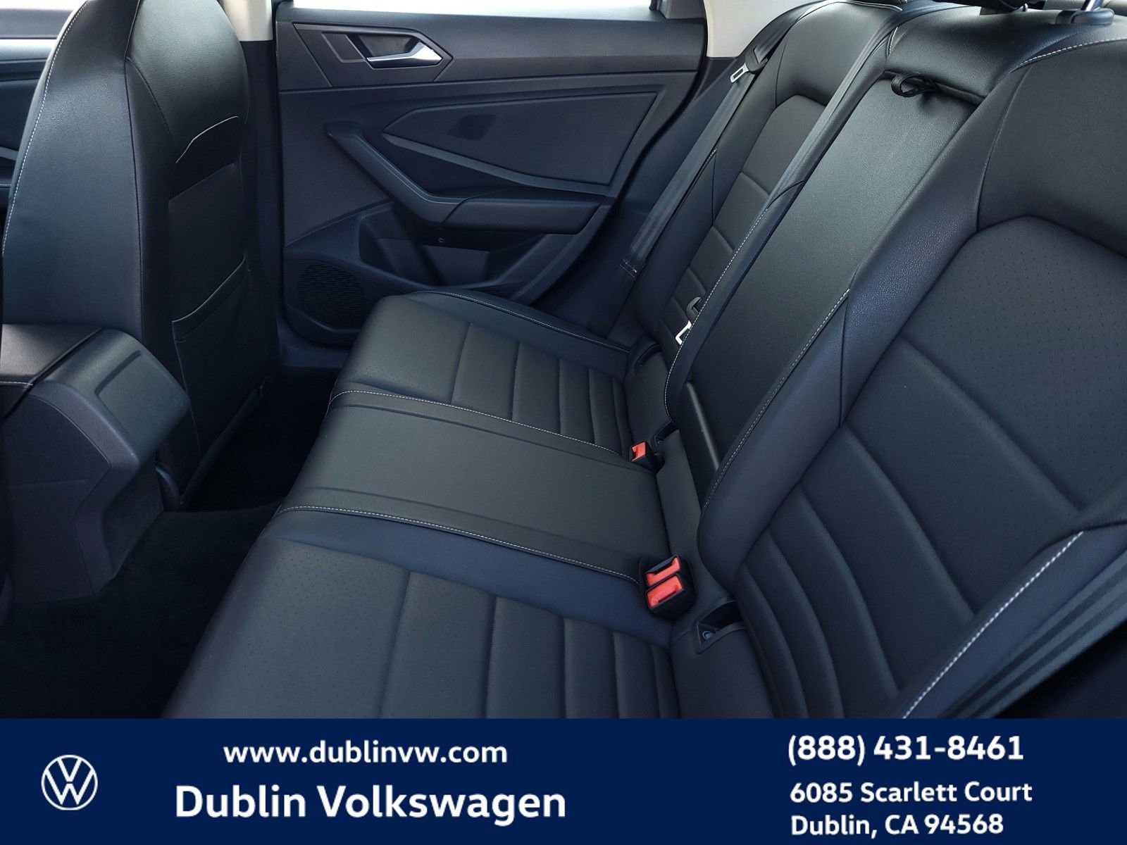 Used 2024 Volkswagen Jetta SE image 12
