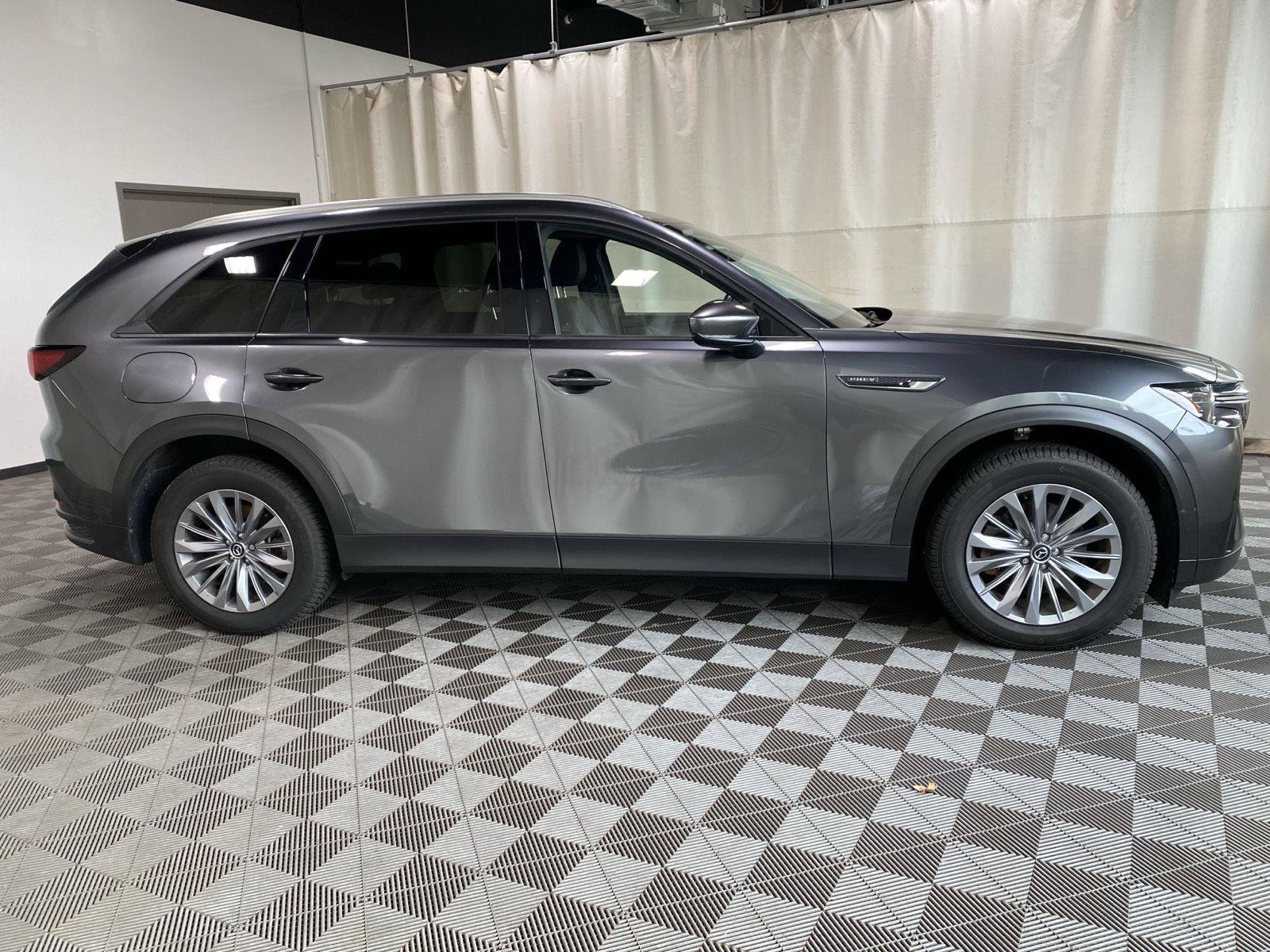 Certified 2024 MAZDA CX-90 Plug-In Hybrid w/ Preferred AWD/4WD image 8