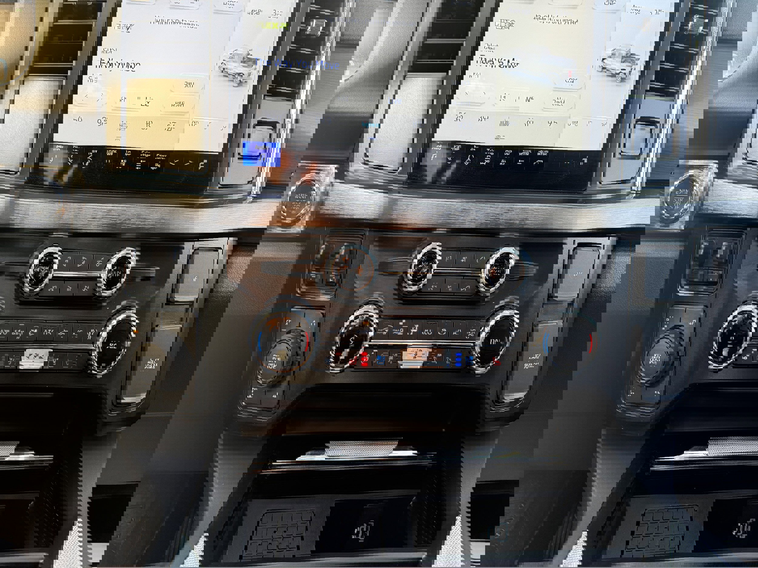 Used 2024 Ford F250 Lariat w/ Lariat Ultimate Package image 23