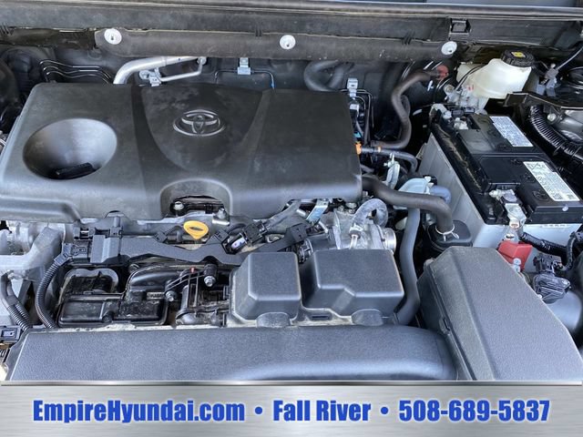 Used 2025 Toyota RAV4 XLE AWD/4WD image 31