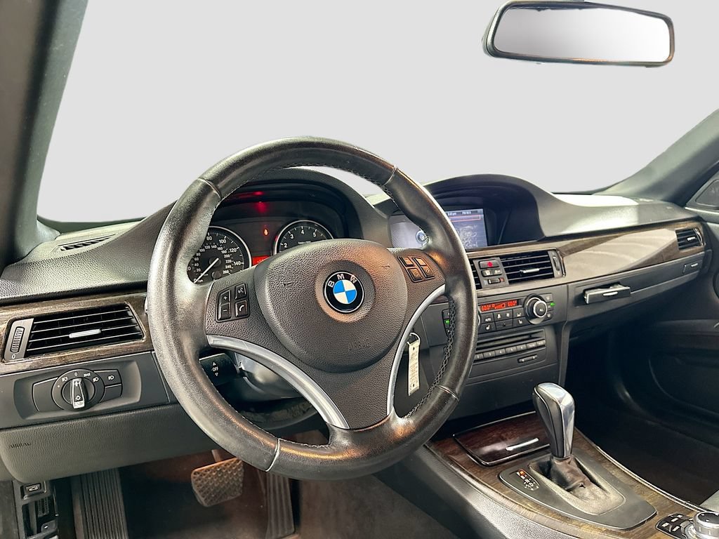 Used 2013 BMW 335i Convertible RWD image 12