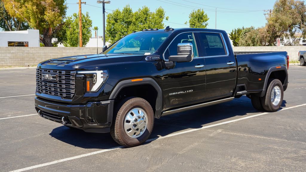 New 2026 GMC Sierra 3500 Denali Ultimate AWD/4WD image 3