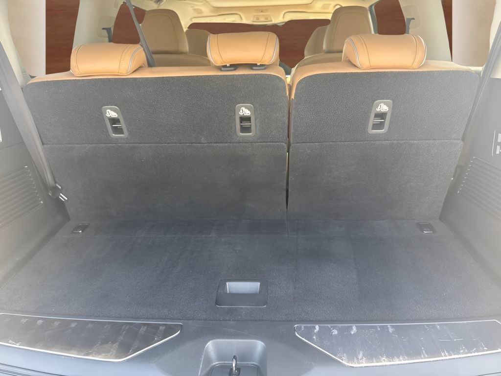 Used 2025 INFINITI QX80 Sensory AWD/4WD image 12