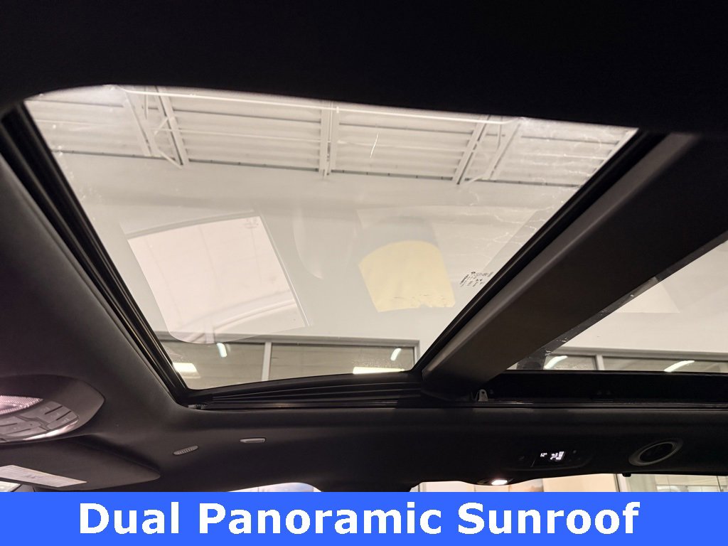 Used 2021 Chrysler Pacifica Touring-L w/ Uconnect Theater Family Group image 32