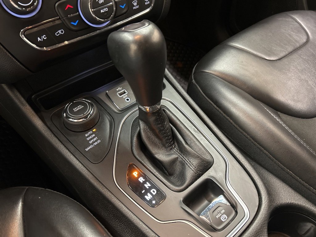 Used 2019 Jeep Cherokee Latitude Plus w/ Comfort/Convenience Group image 24