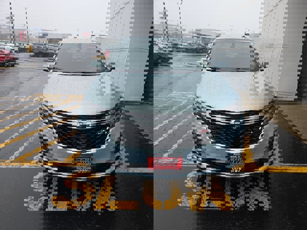 Used 2022 Chevrolet Equinox RS w/ LPO, Floor Liner Package image 10