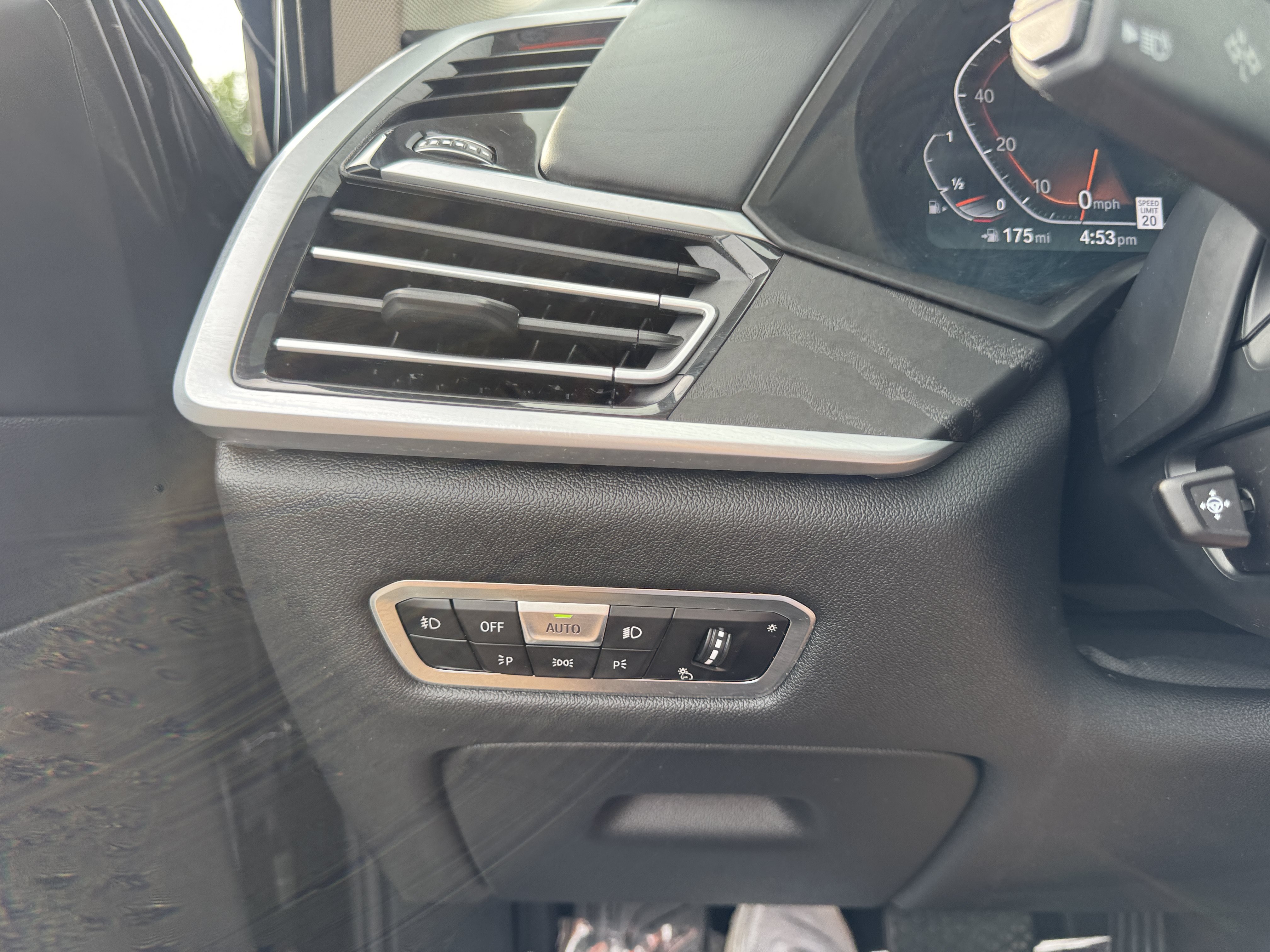Used 2022 BMW X7 xDrive40i w/ Executive Package AWD/4WD image 24