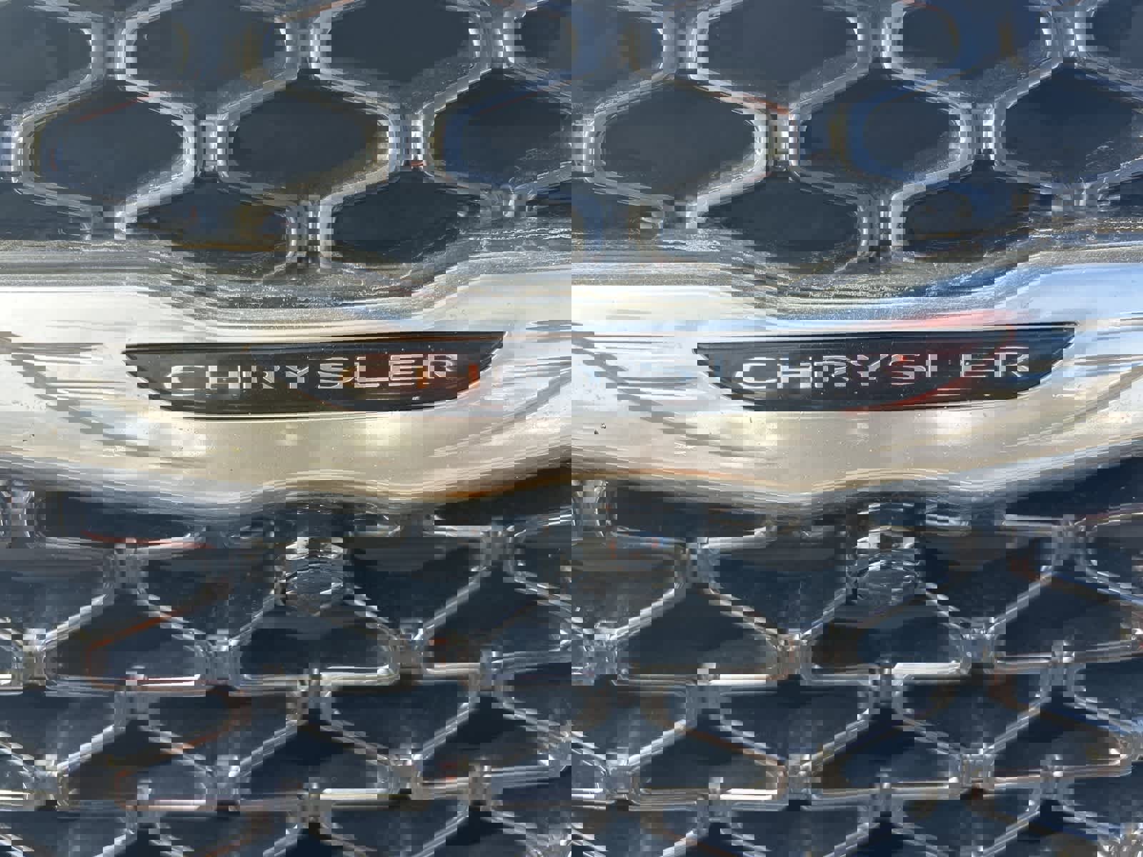 Used 2023 Chrysler Pacifica Touring-L image 8