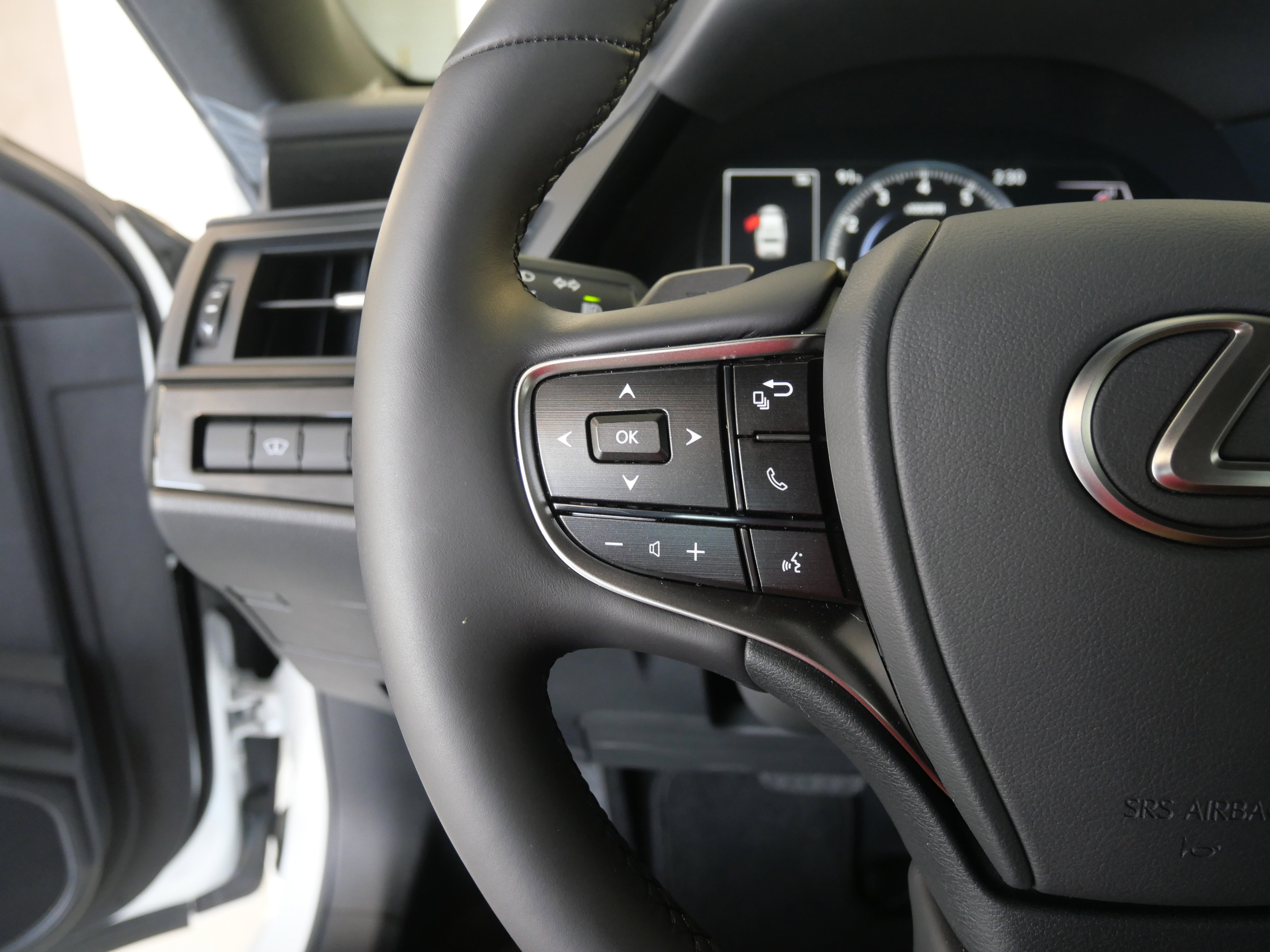 Used 2025 Lexus ES 350 w/ Premium Package image 23