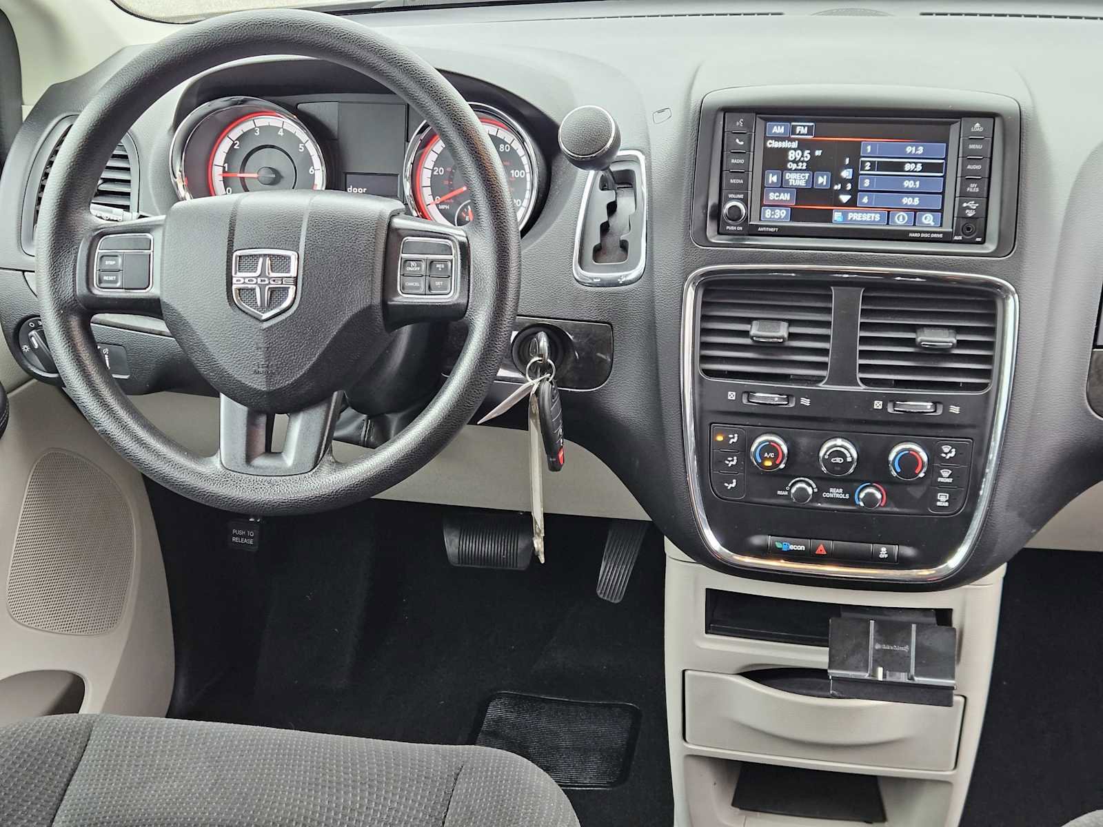 Used 2019 Dodge Grand Caravan SE image 25