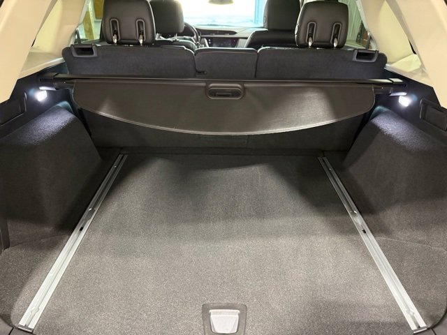 Used 2019 Cadillac XT5 Premium Luxury w/ Driver Assist Package image 35