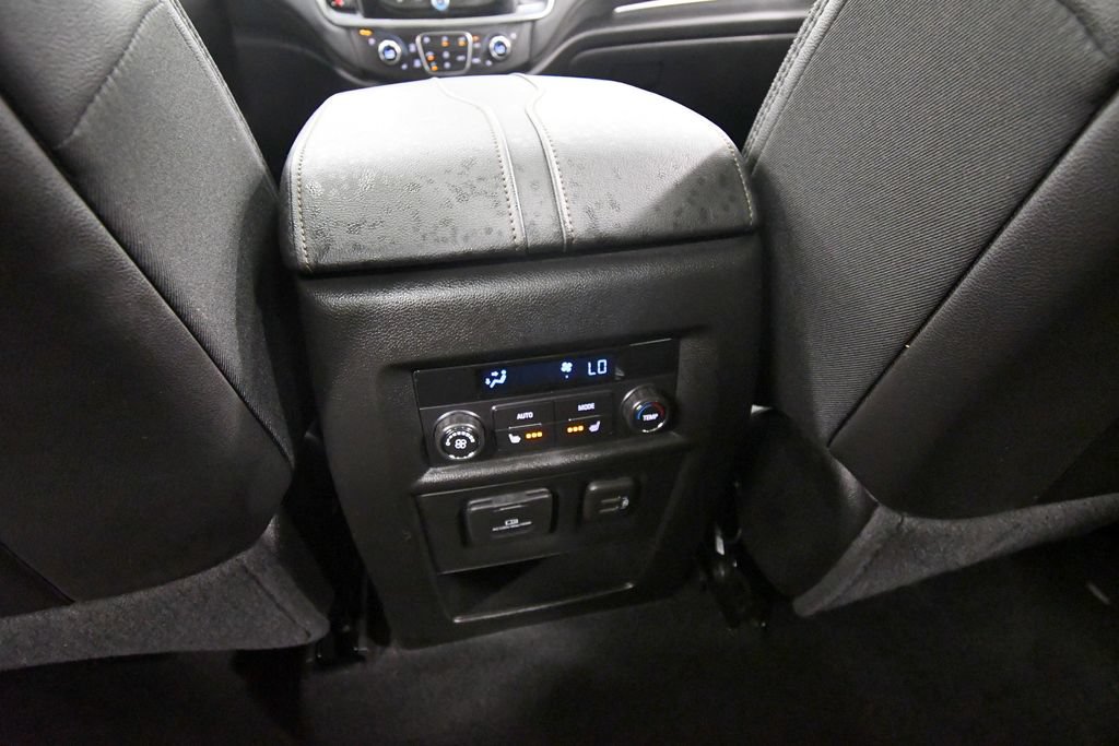 Used 2024 Chevrolet Traverse High Country AWD/4WD image 17