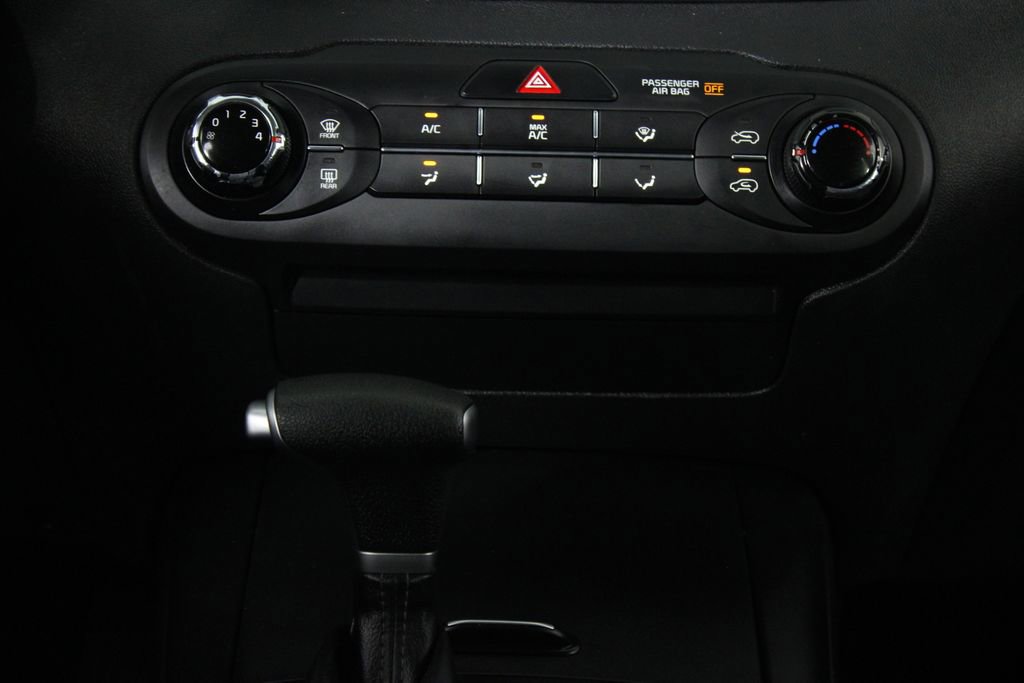 Used 2020 Kia Sorento LX image 20